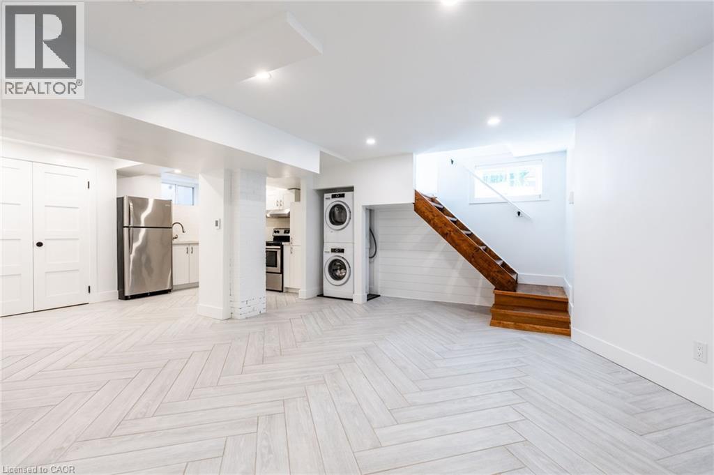 137 Sherman Avenue S, Hamilton, ON - Indoor Photo Showing Other Room
