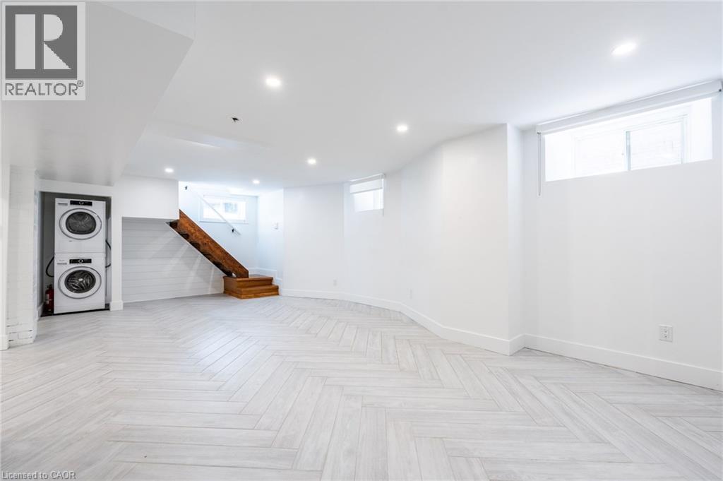 137 Sherman Avenue S, Hamilton, ON - Indoor Photo Showing Other Room