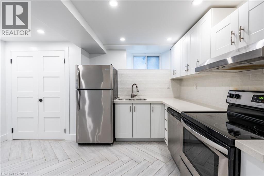 137 Sherman Avenue S, Hamilton, ON - Indoor Photo Showing Kitchen With Double Sink