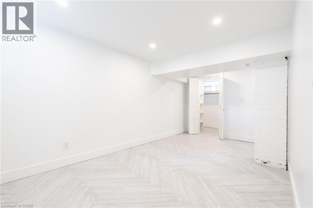 137 Sherman Avenue S, Hamilton, ON - Indoor