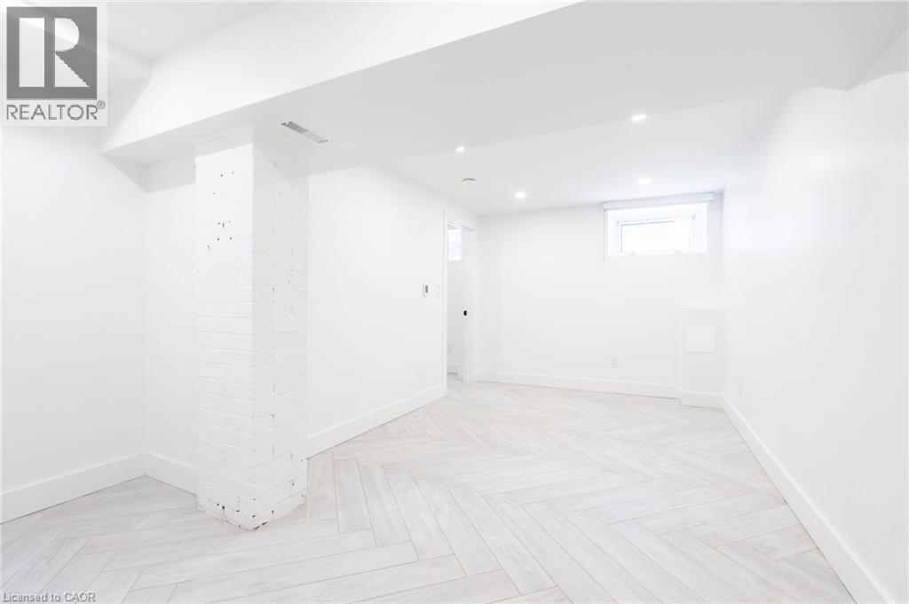 137 Sherman Avenue S, Hamilton, ON - Indoor