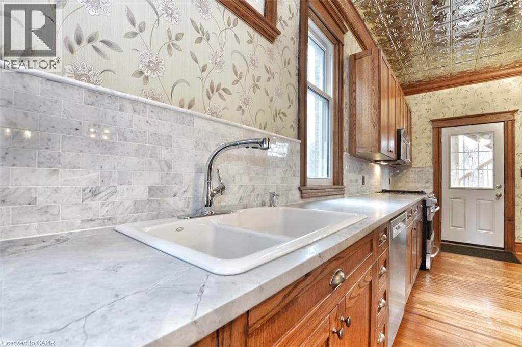 137 Sherman Avenue S, Hamilton, ON - Indoor Photo Showing Kitchen With Double Sink