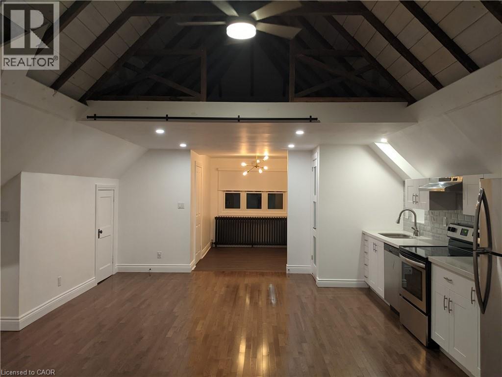 137 Sherman Avenue S, Hamilton, ON - Indoor Photo Showing Kitchen
