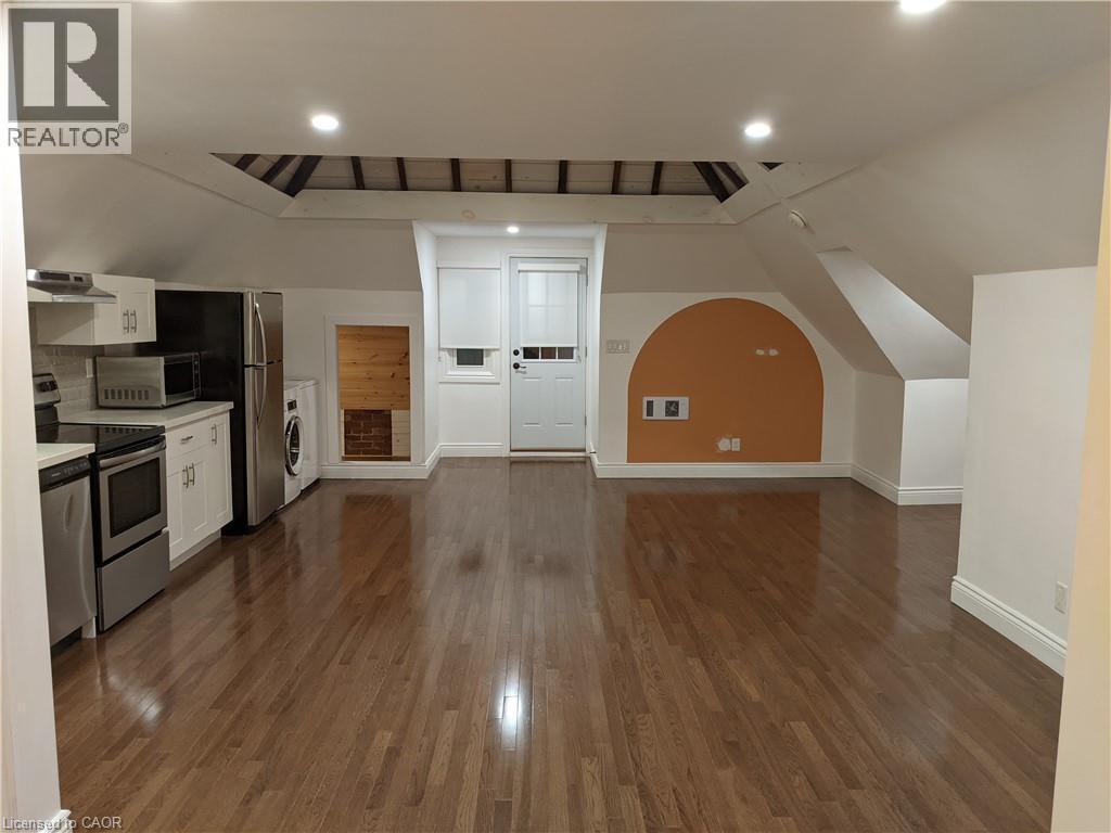 137 Sherman Avenue S, Hamilton, ON - Indoor Photo Showing Kitchen