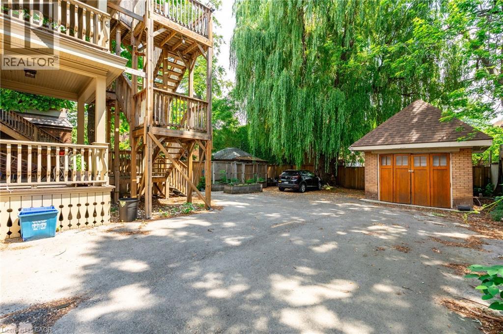 137 Sherman Avenue S, Hamilton, ON - Outdoor