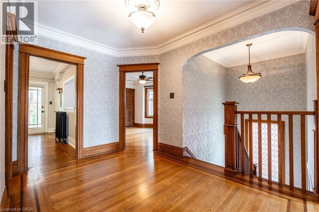 137 Sherman Avenue S, Hamilton, ON - Indoor Photo Showing Other Room