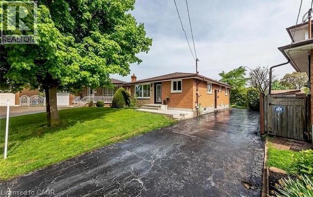 10 Sandlyn Court, Hamilton, ON - Outdoor