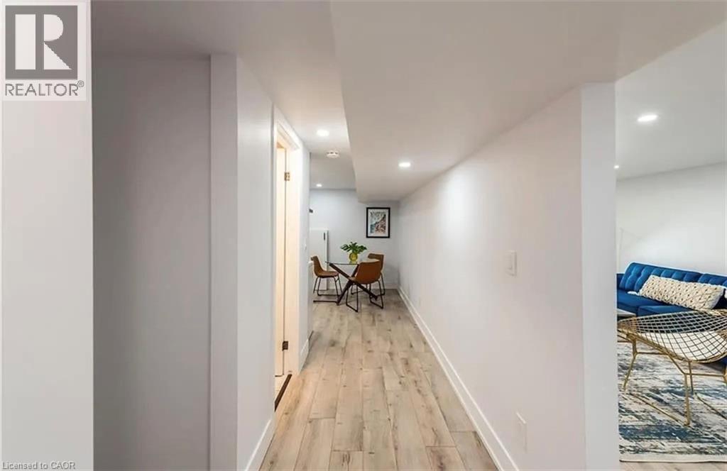 10 Sandlyn Court, Hamilton, ON - Indoor