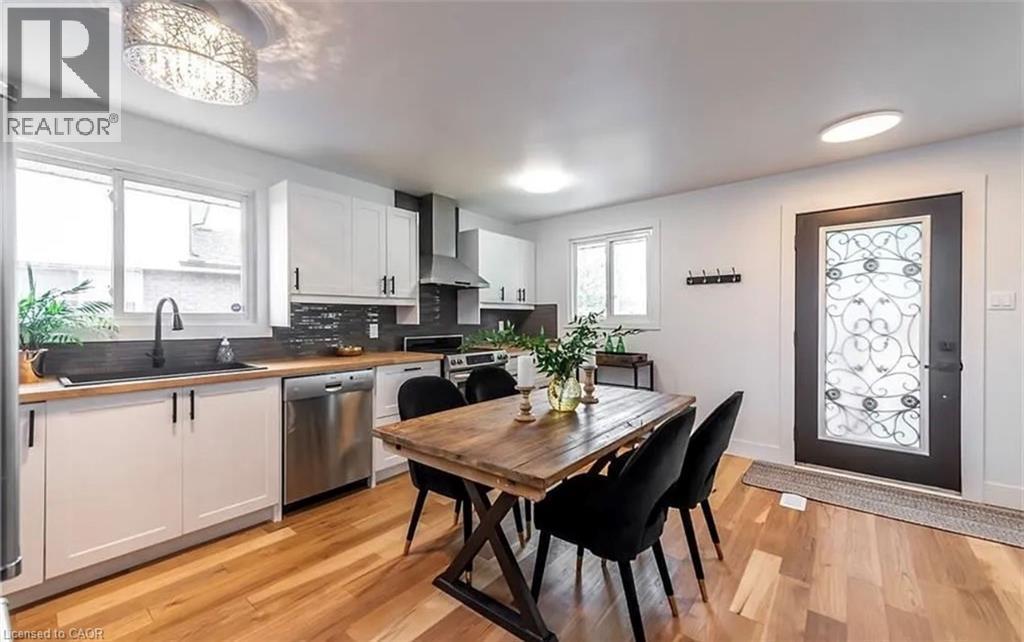 10 Sandlyn Court, Hamilton, ON - Indoor