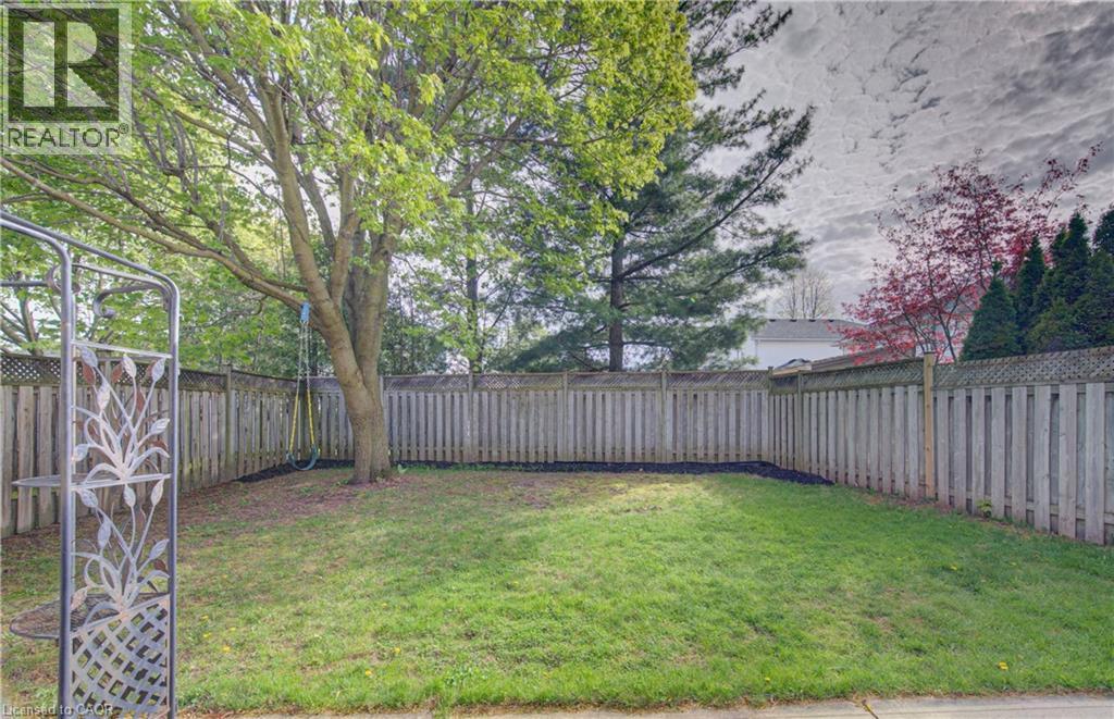 225 Dartmoor Crescent, Waterloo, ON - Outdoor