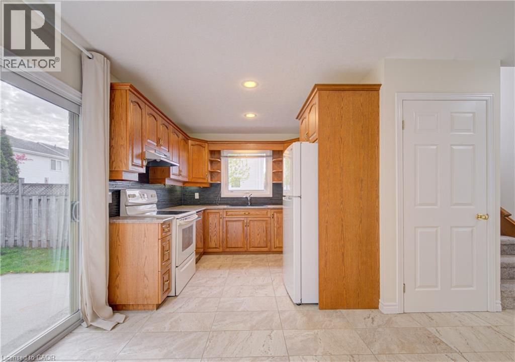 225 Dartmoor Crescent, Waterloo, ON - Indoor Photo Showing Kitchen