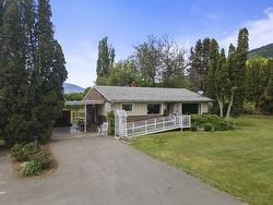 215 33rd Avenue Erickson, BC V0B 1G1
