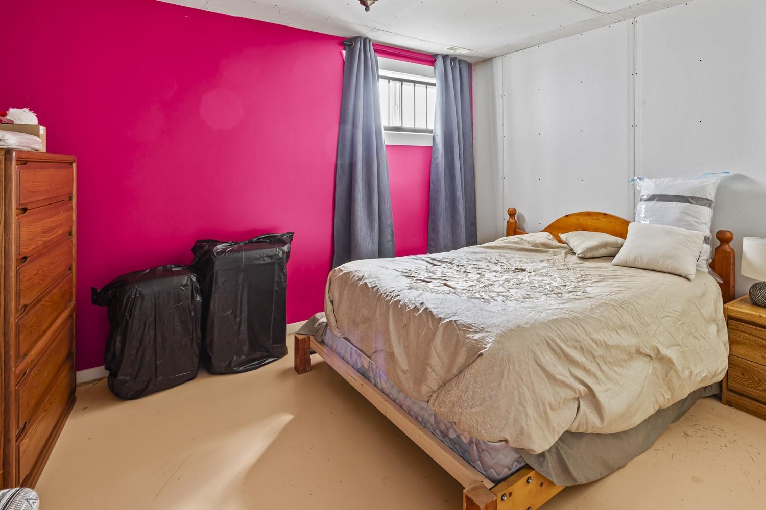 1027 Huscroft Road, Lister, BC - Indoor Photo Showing Bedroom