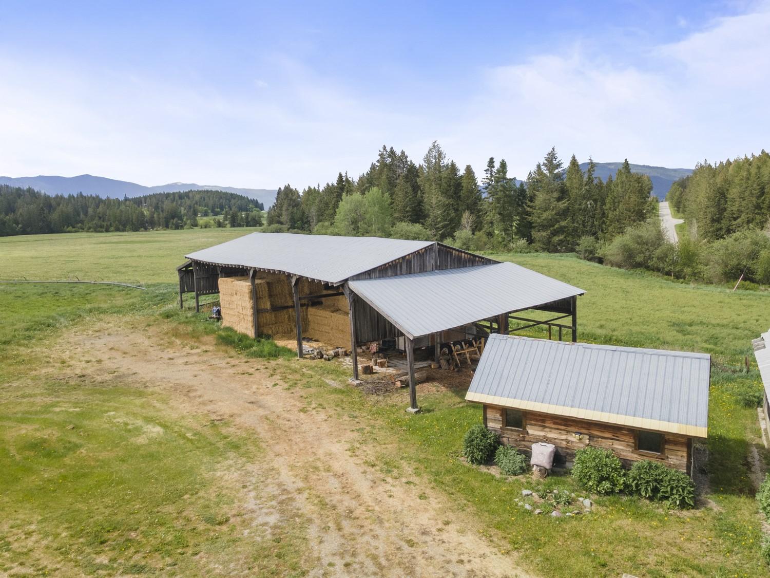 1027 Huscroft Road, Lister, BC - Outdoor