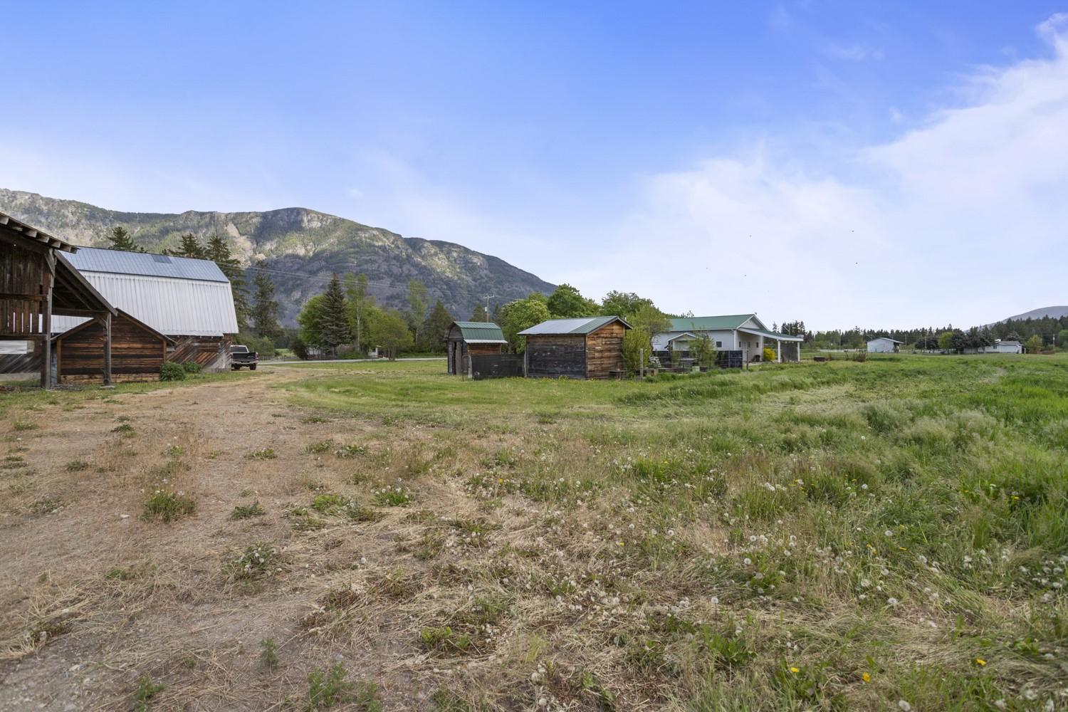 1027 Huscroft Road, Lister, BC - Outdoor