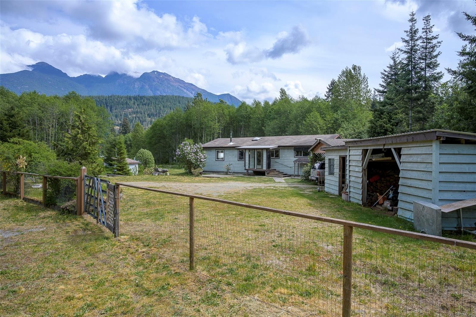 400 Dyer Rd, Sayward, BC