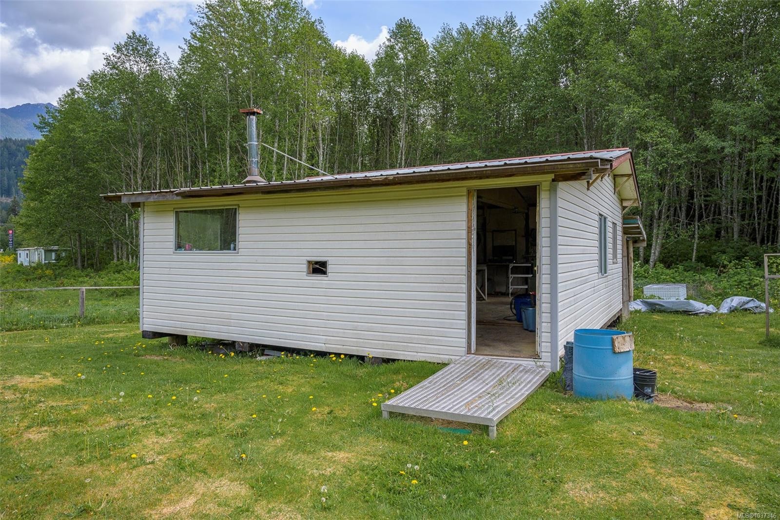 400 Dyer Rd, Sayward, BC