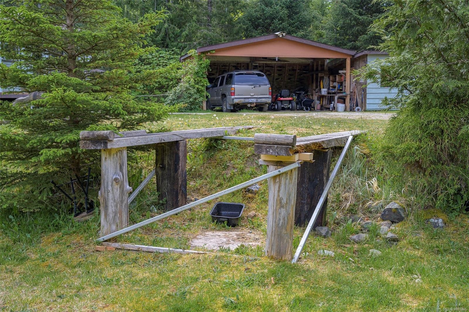 400 Dyer Rd, Sayward, BC