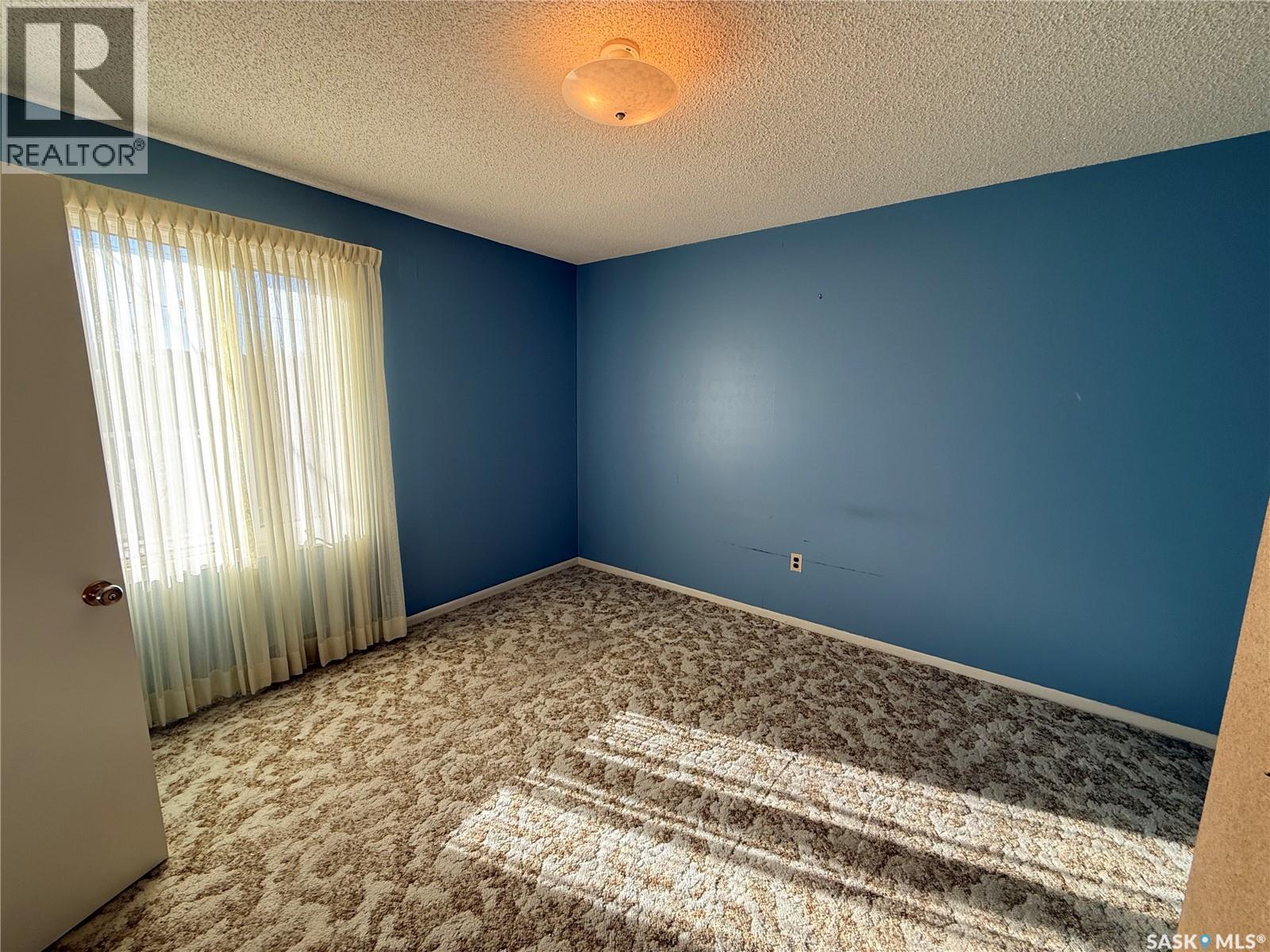 326 3Rd Avenue Sw, Eston, SK - Indoor Photo Showing Other Room
