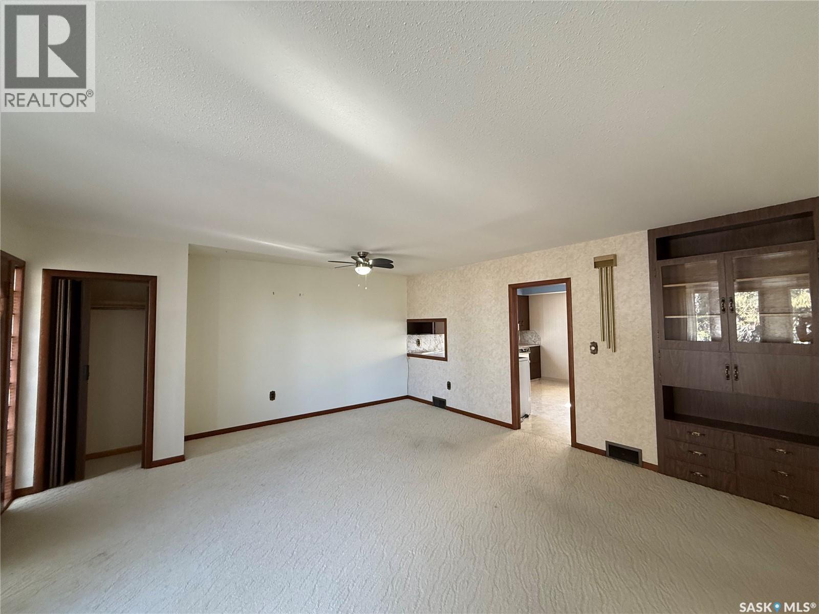 326 3Rd Avenue Sw, Eston, SK - Indoor Photo Showing Other Room