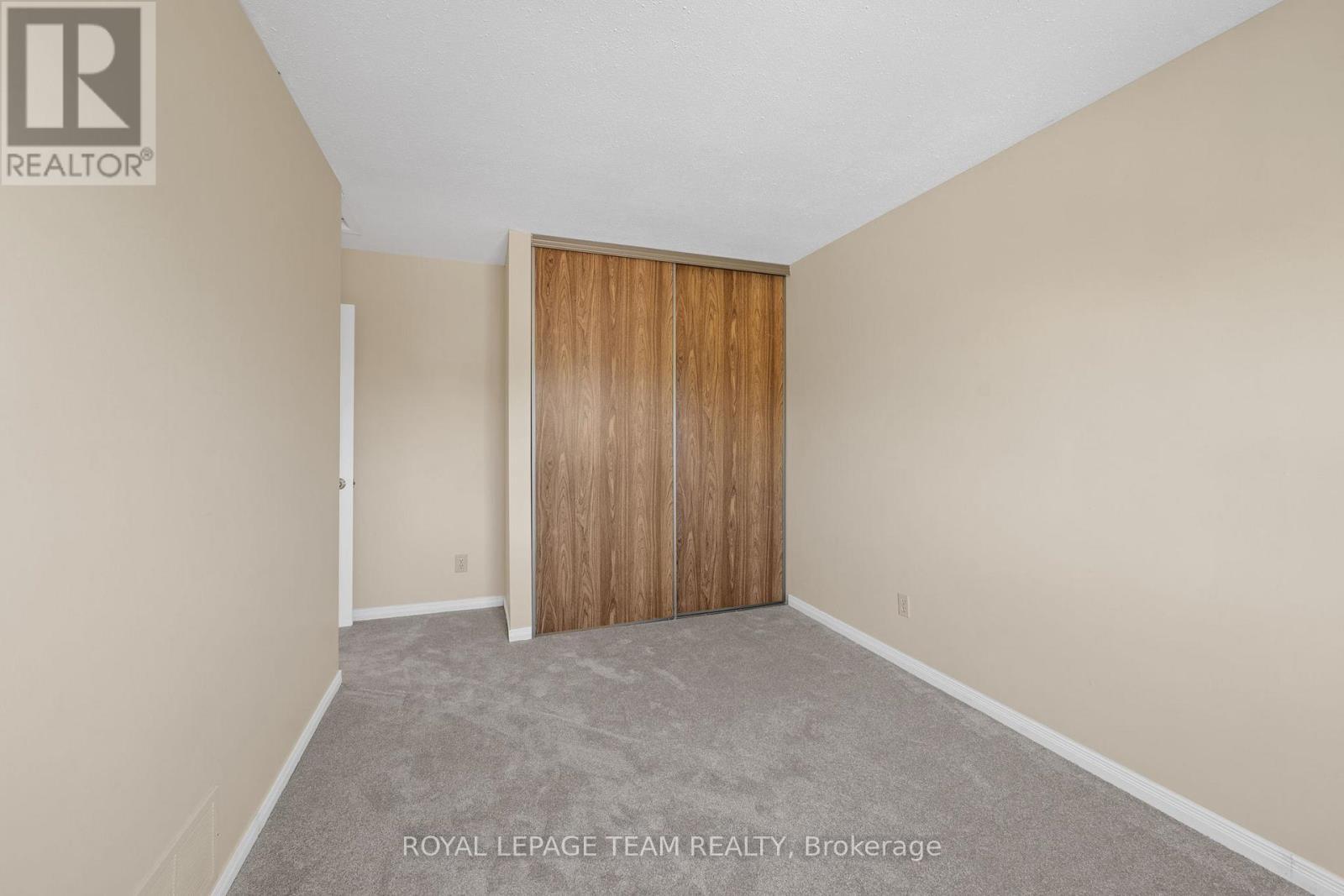 93 Hewitt Way, Ottawa, ON - Indoor Photo Showing Other Room