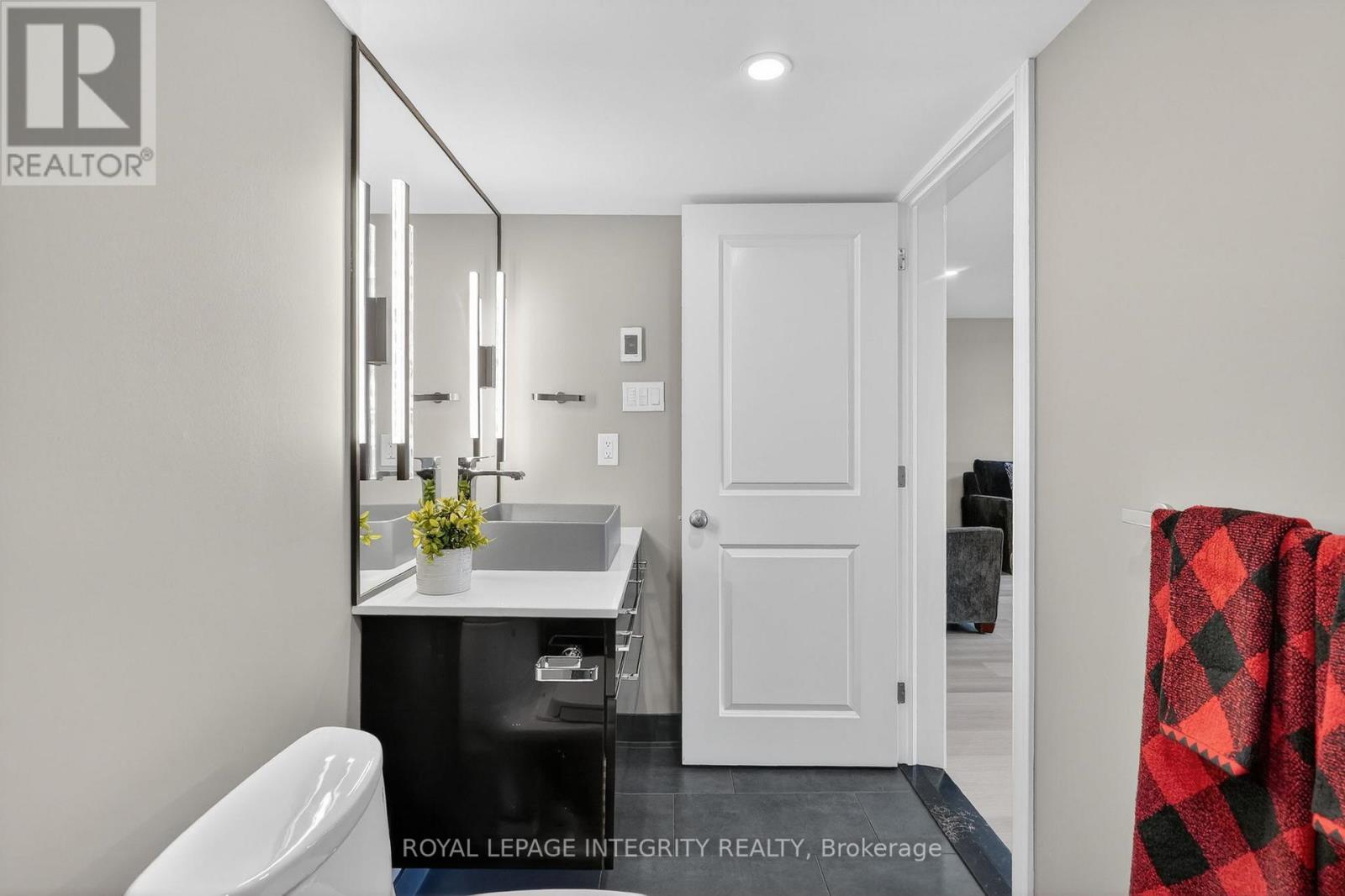 724 Parade Drive, Ottawa, ON - Indoor
