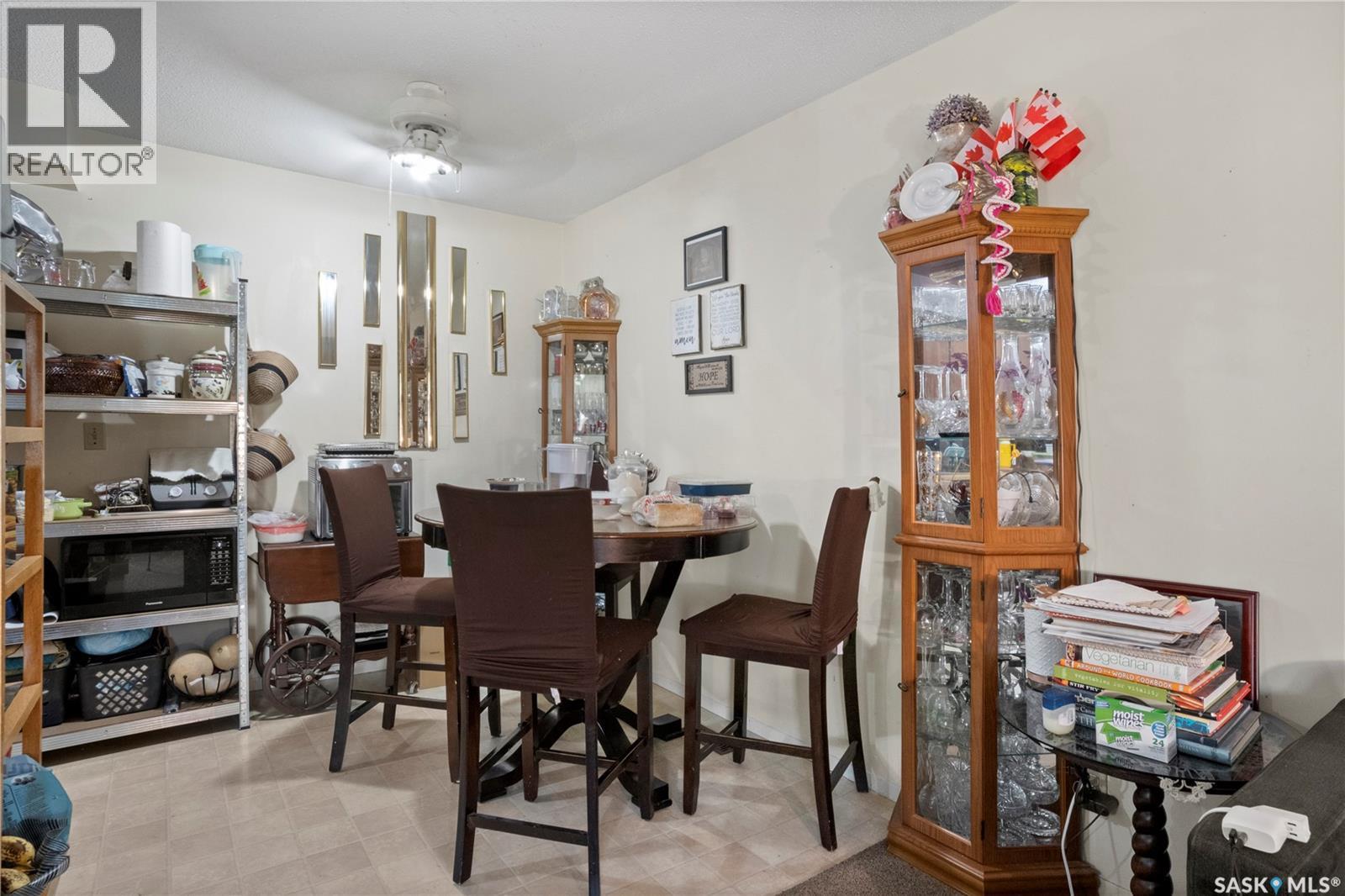 4122 Castle Road, Regina, SK - Indoor Photo Showing Dining Room