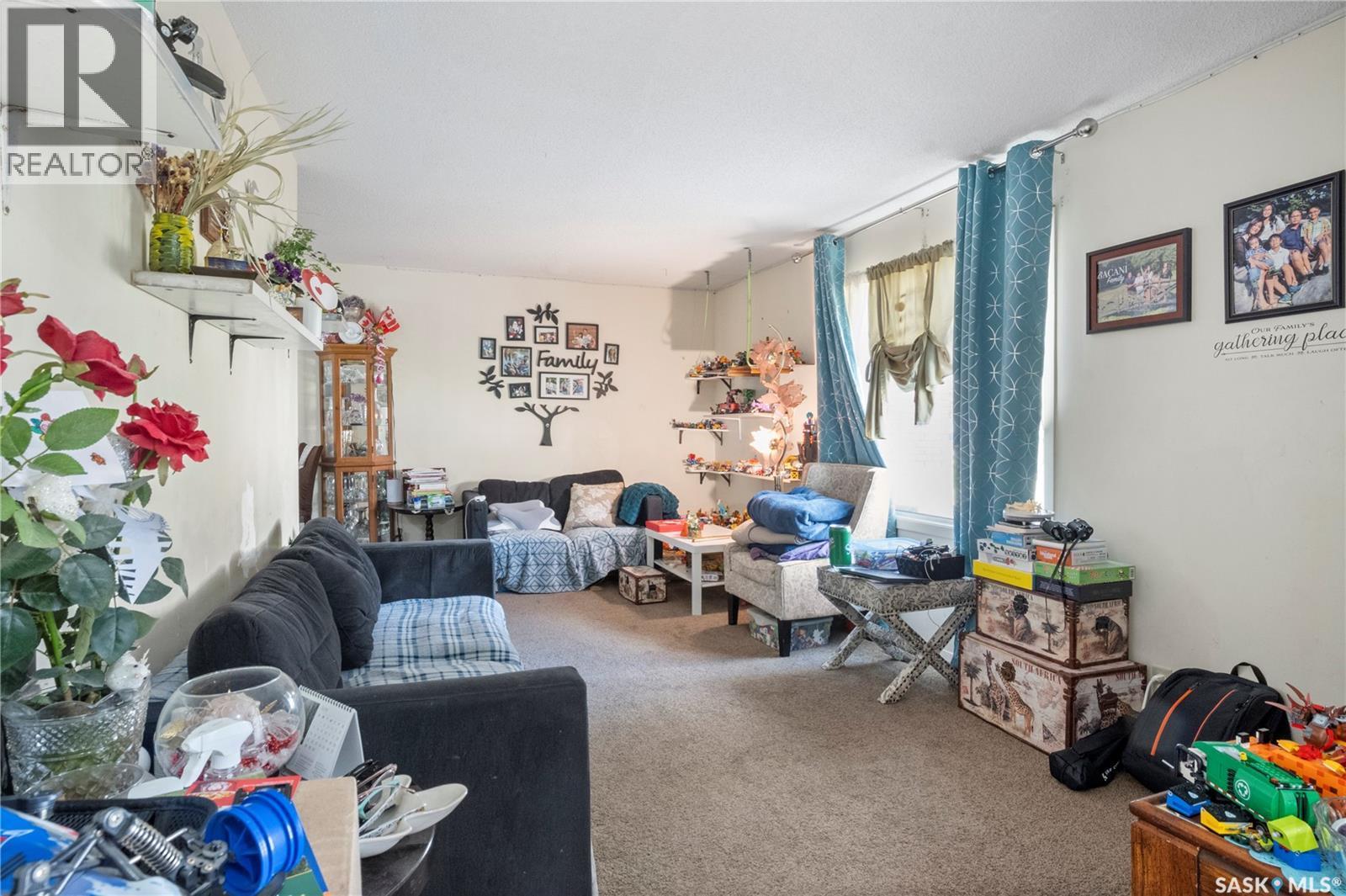 4122 Castle Road, Regina, SK - Indoor