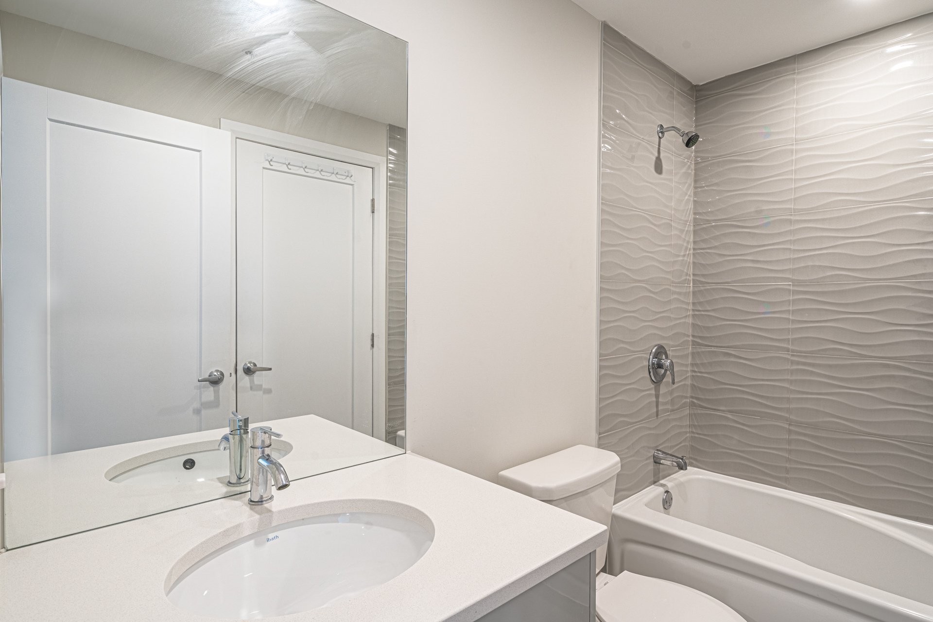 Bathroom - 001-10150 Boul. St-Laurent, Montréal (Ahuntsic-Cartierville), QC - Indoor Photo Showing Bathroom