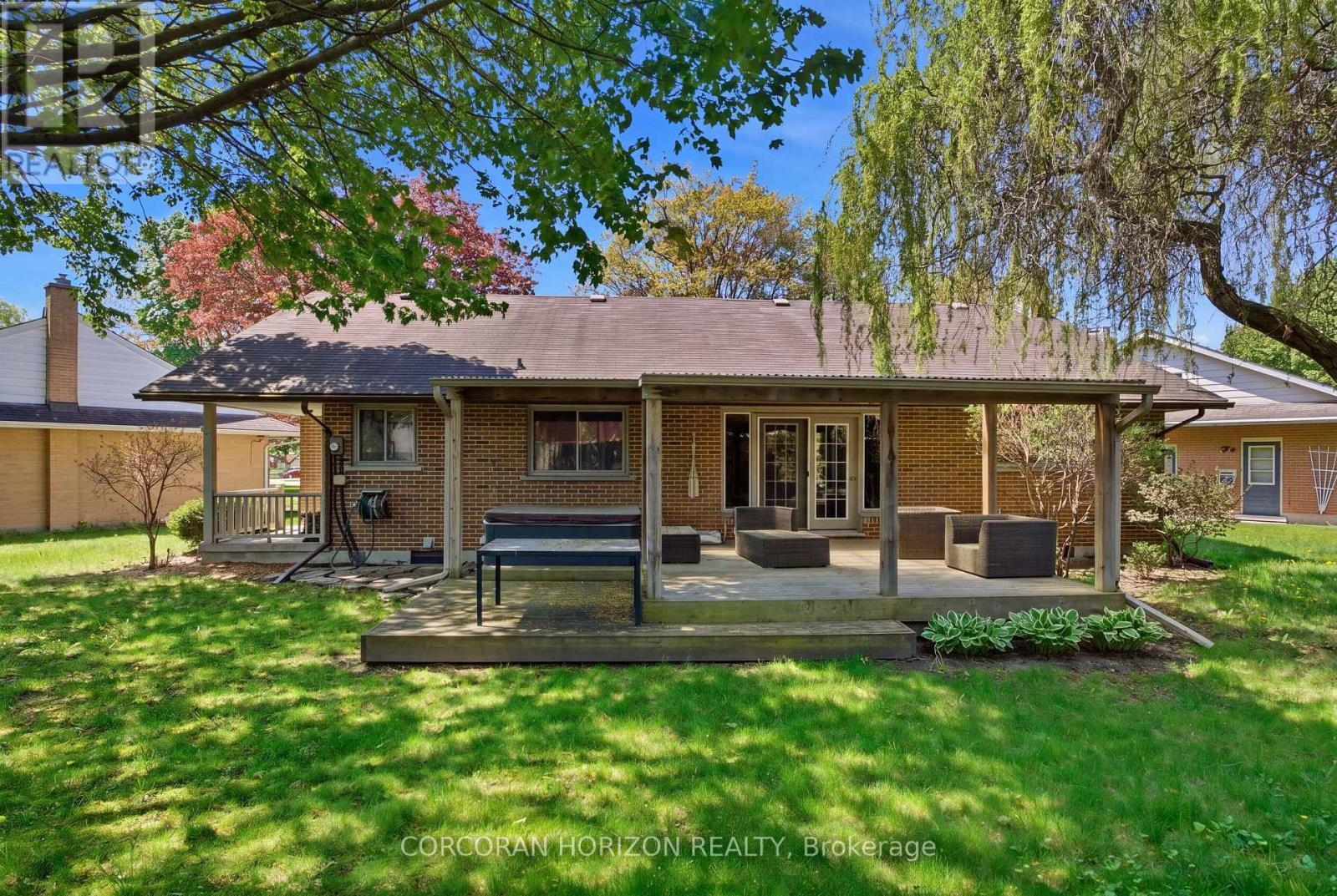34 Yule Place, Kitchener, ON - Outdoor With Deck Patio Veranda