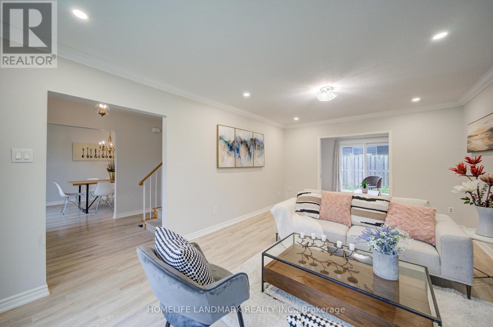 2532 Renzoni Road, Mississauga, ON - Indoor Photo Showing Living Room