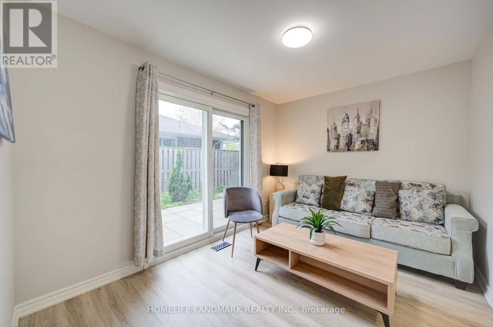 2532 Renzoni Road, Mississauga, ON - Indoor Photo Showing Living Room
