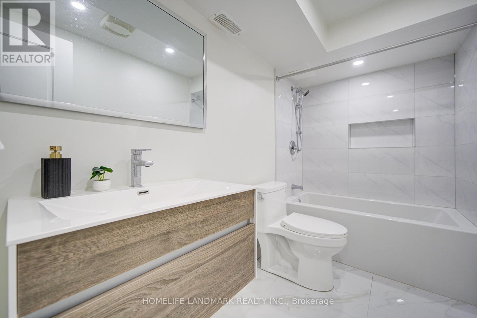 2532 Renzoni Road, Mississauga, ON - Indoor Photo Showing Bathroom