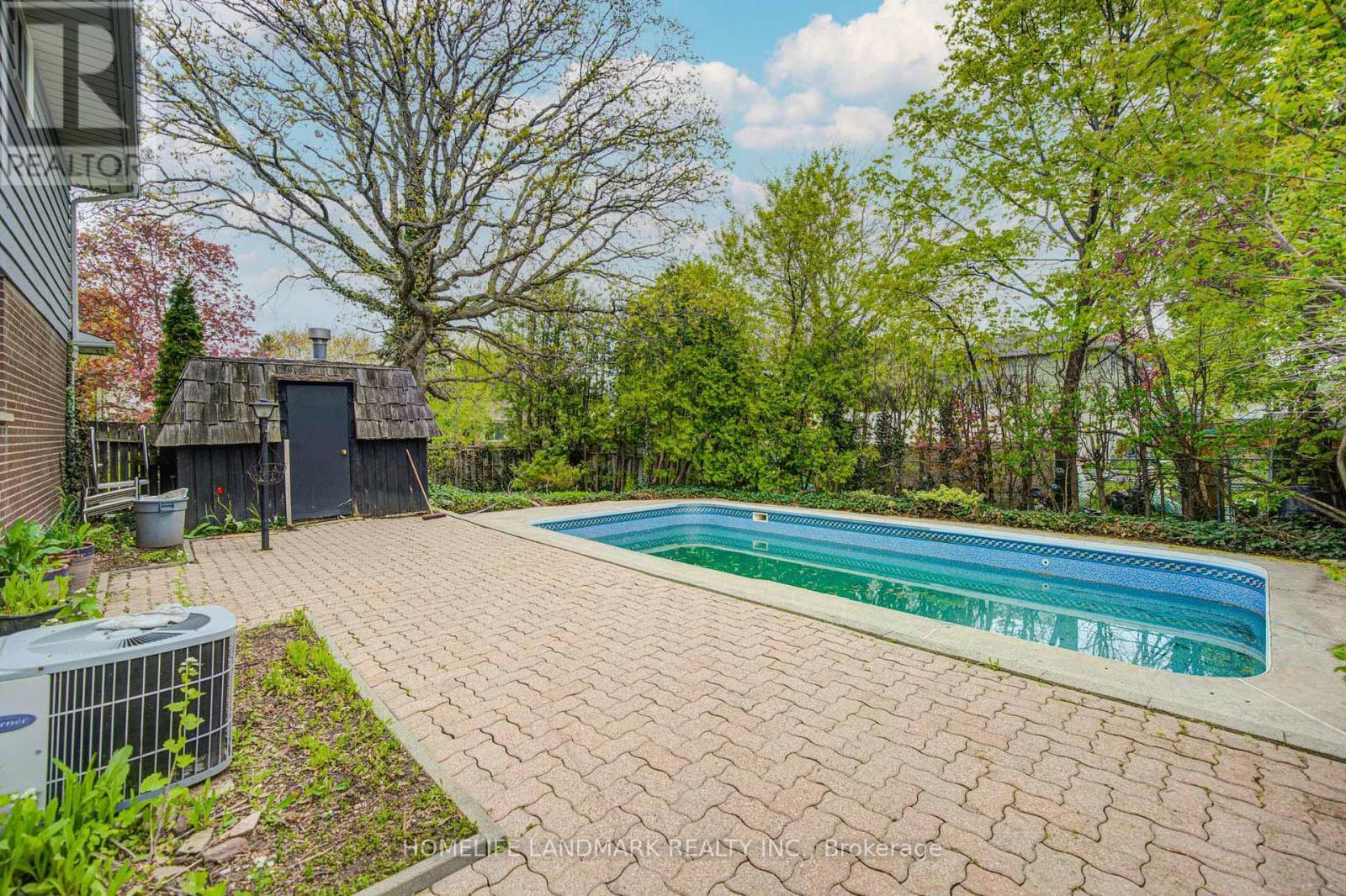 2532 Renzoni Road, Mississauga, ON - Outdoor With In Ground Pool