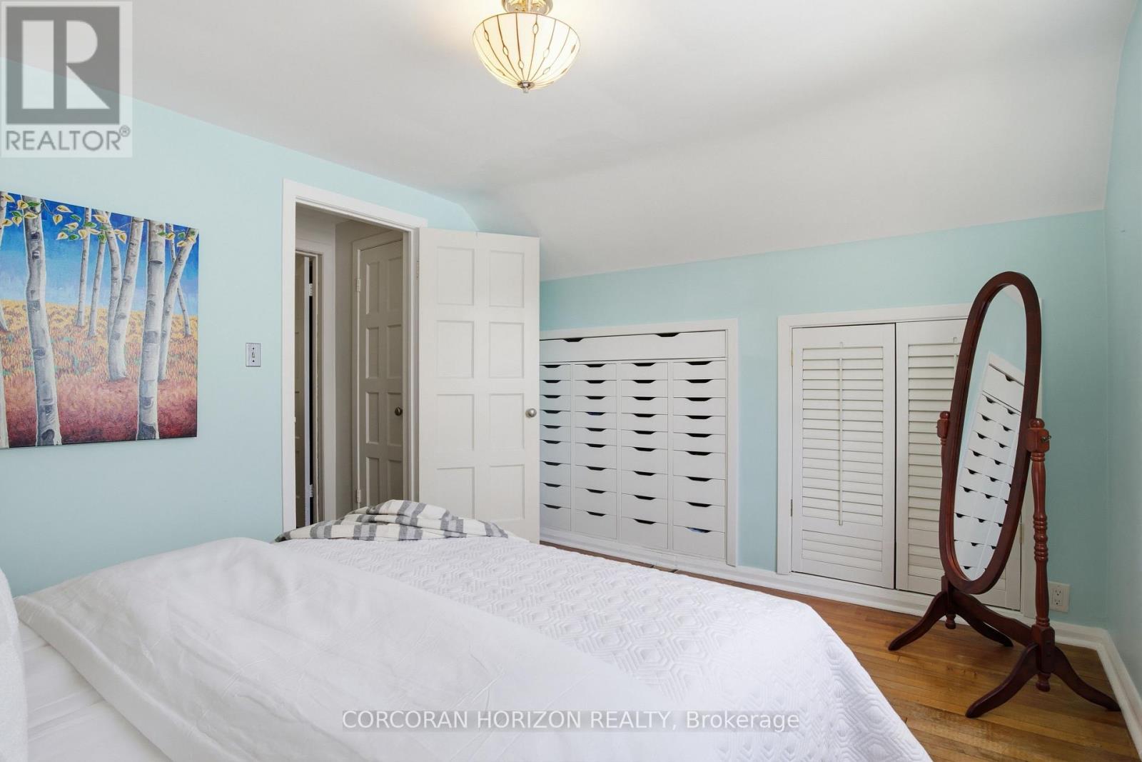 14 Lorne Crescent, Kitchener, ON - Indoor Photo Showing Bedroom