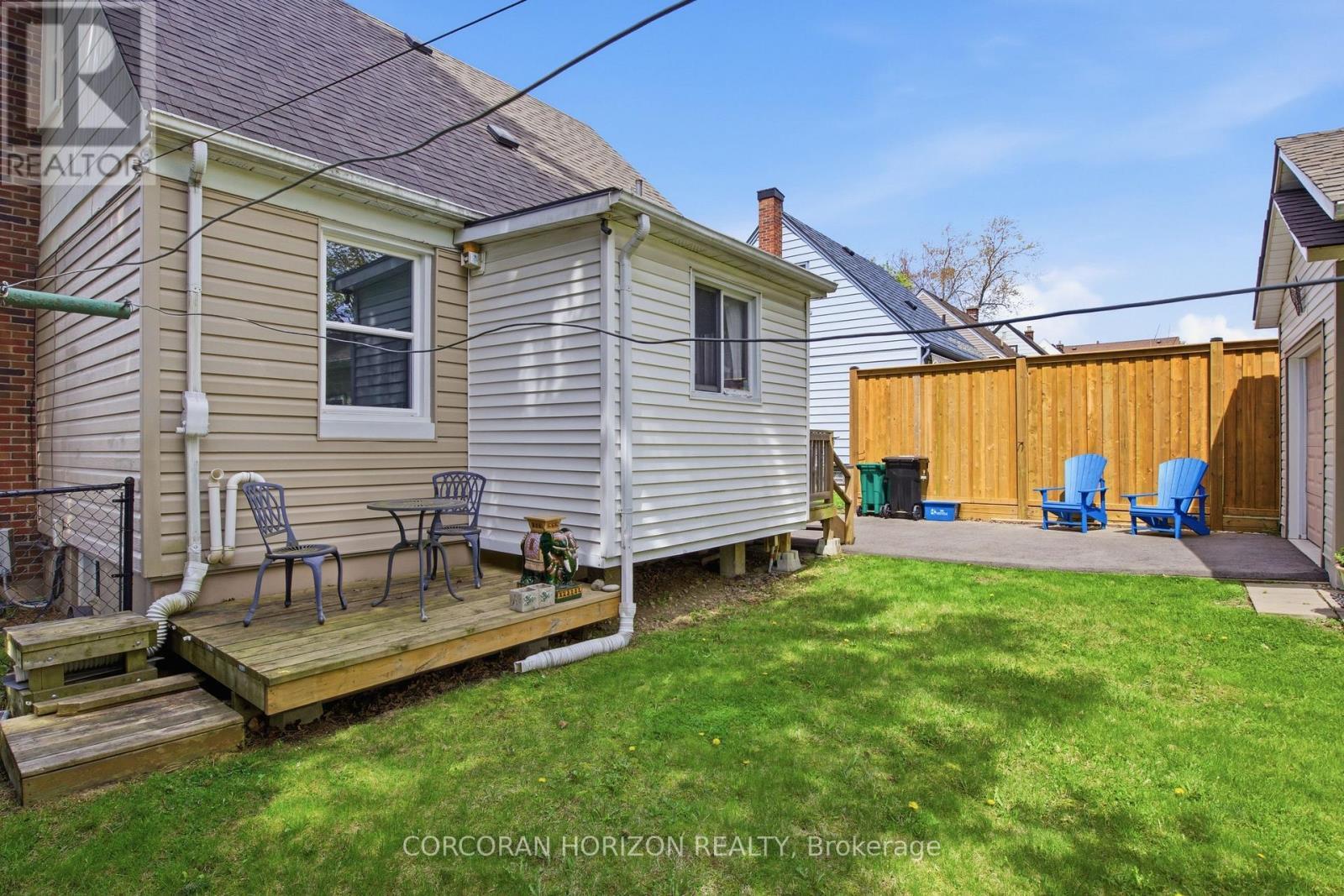 14 Lorne Crescent, Kitchener, ON - Outdoor With Exterior