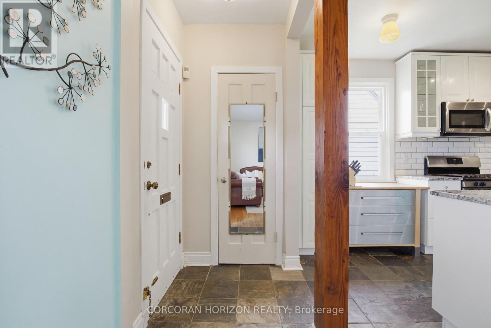 14 Lorne Crescent, Kitchener, ON - Indoor