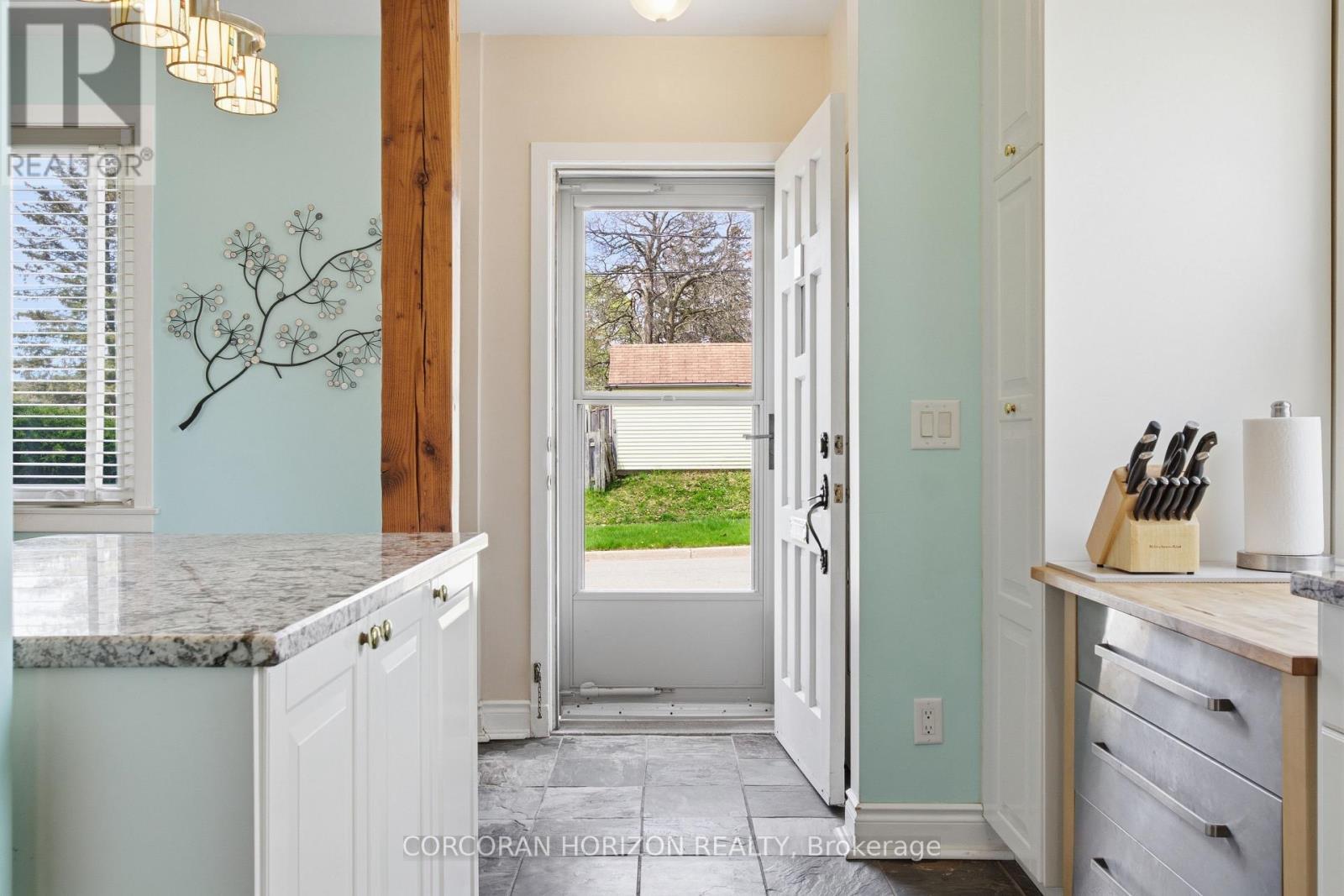 14 Lorne Crescent, Kitchener, ON - Indoor Photo Showing Kitchen