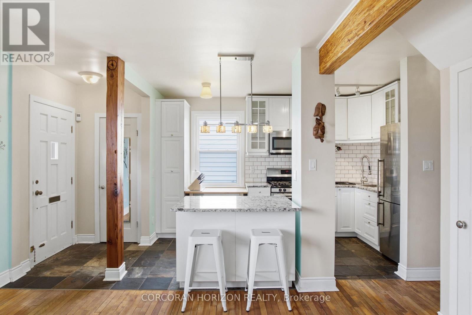 14 Lorne Crescent, Kitchener, ON - Indoor Photo Showing Kitchen With Upgraded Kitchen