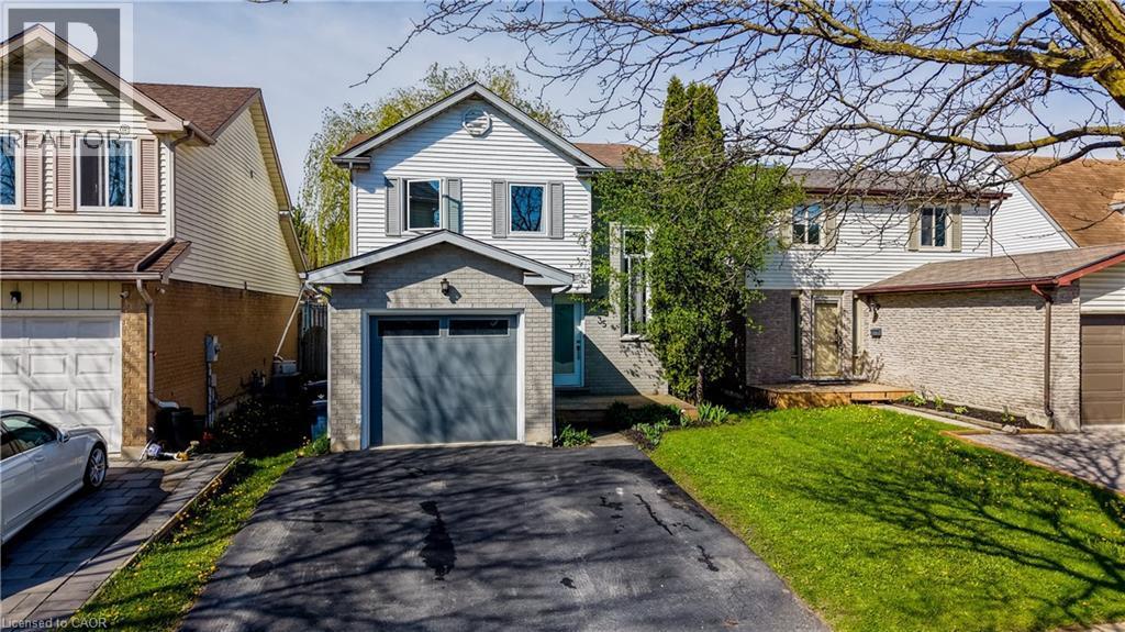 35 Camrose Court, Kitchener, ON - Outdoor