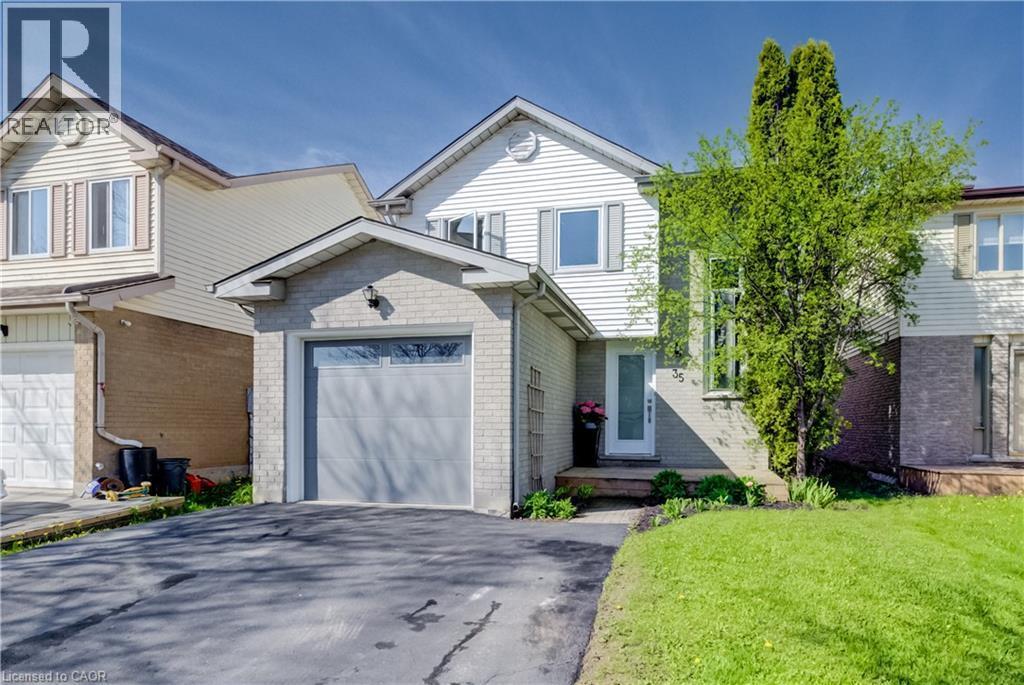 35 Camrose Court, Kitchener, ON - Outdoor