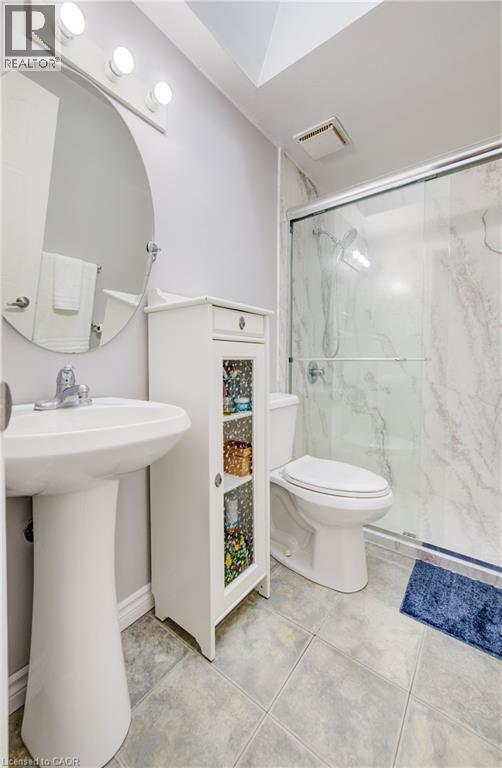 35 Camrose Court, Kitchener, ON - Indoor Photo Showing Bathroom