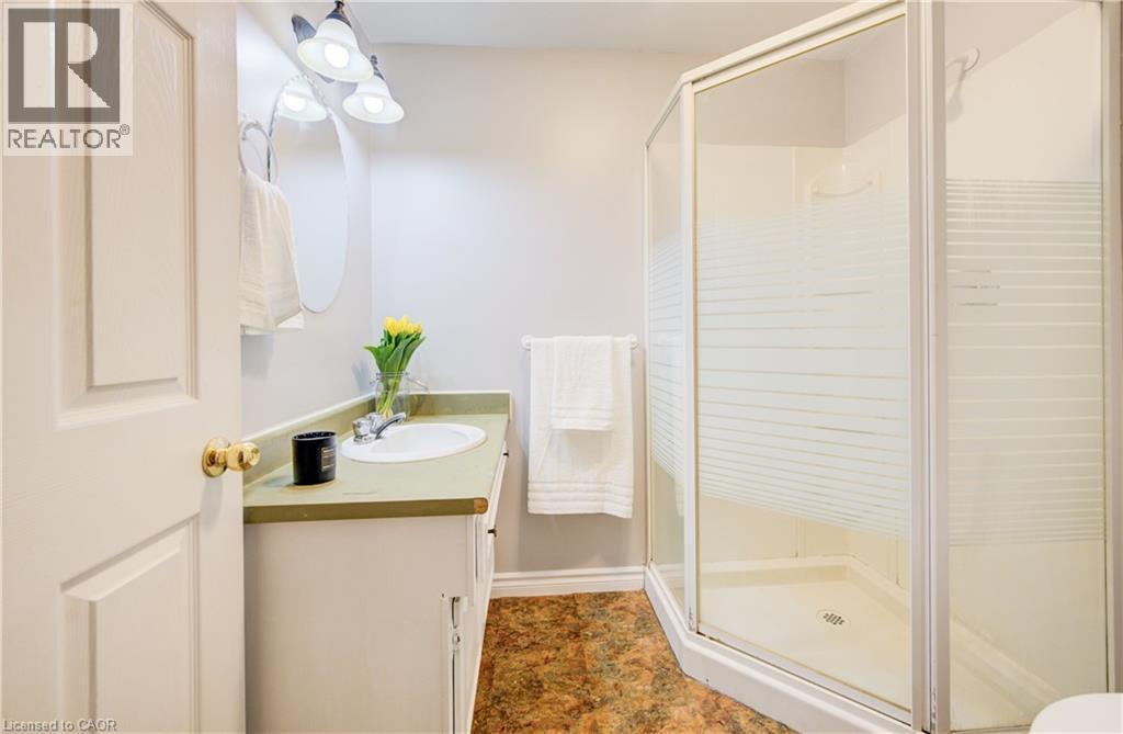 35 Camrose Court, Kitchener, ON - Indoor Photo Showing Bathroom