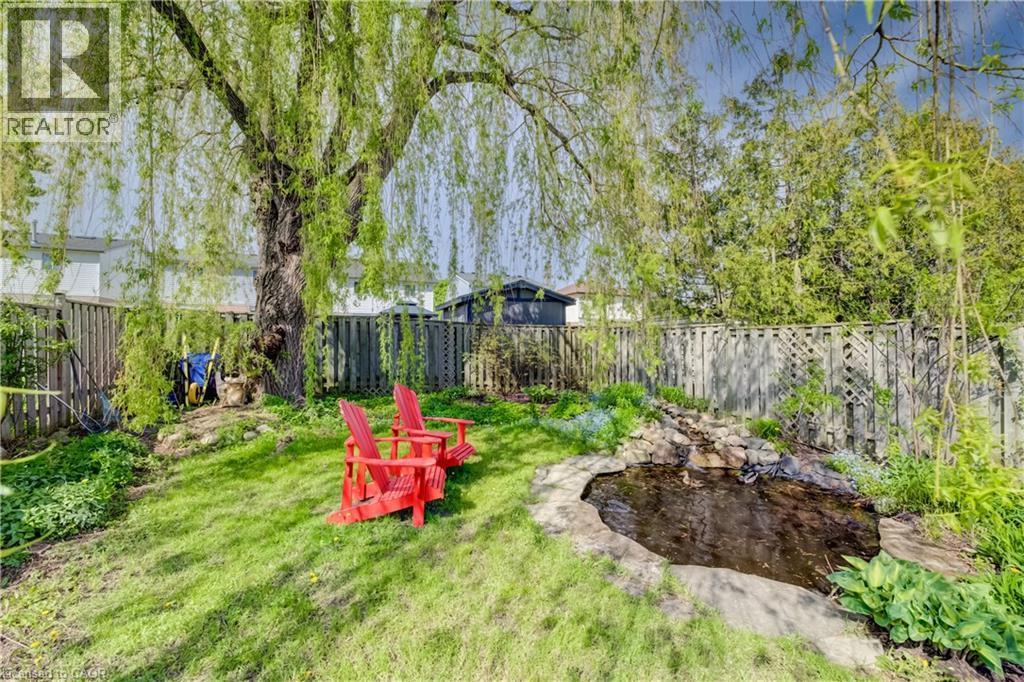 35 Camrose Court, Kitchener, ON - Outdoor