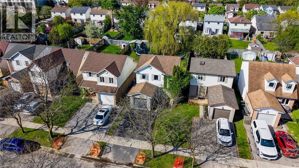 35 Camrose Court, Kitchener, ON - Outdoor