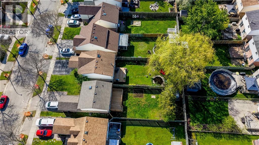 35 Camrose Court, Kitchener, ON - Outdoor