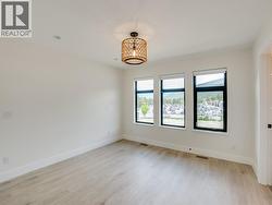 Master/primary bedroom -