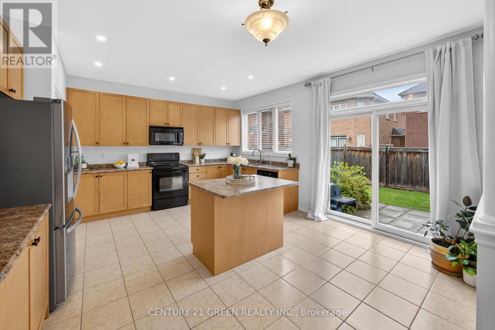 265 Scott Boulevard, Milton, ON - Indoor Photo Showing Kitchen