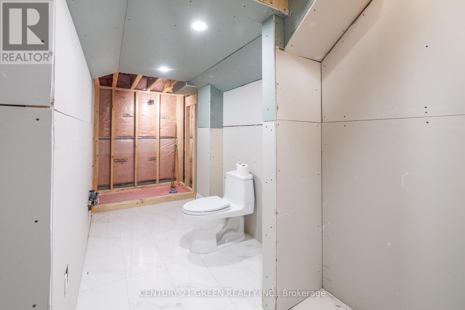 265 Scott Boulevard, Milton, ON - Indoor Photo Showing Bathroom