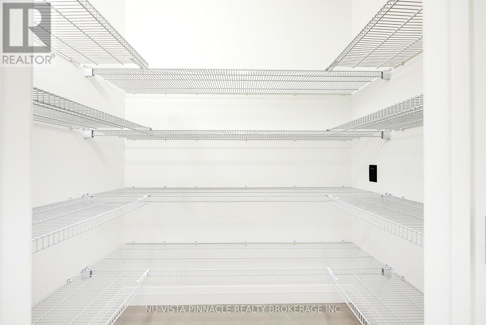 10 Woodmere Path, Middlesex Centre (Ilderton), ON - Indoor With Storage